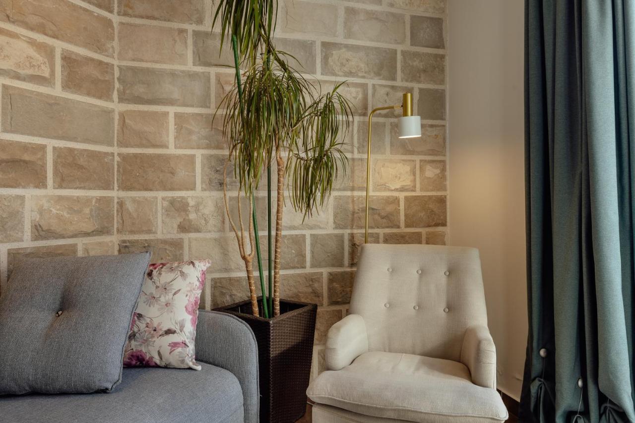 Stylish Mini-House With Garden & Beach Bijela Exterior photo